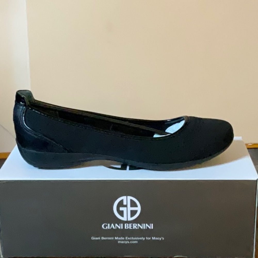 NEW Giani Bernini KATBLACK Flats Size 9